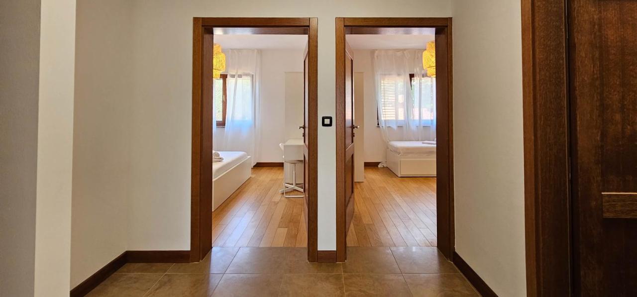 Apartment Bluemare B3 With Shared Pool Liznjan Bagian luar foto